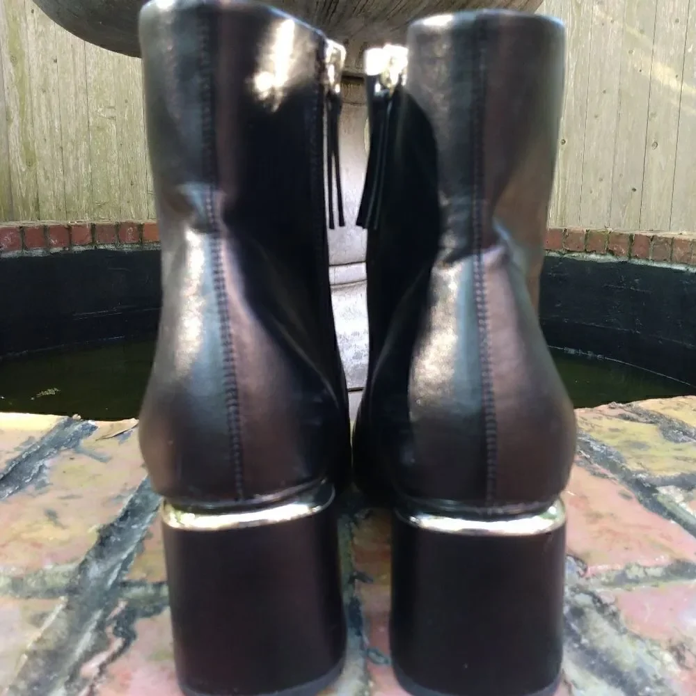 Zara Basic Block Heel Side Zip Bootie! - Picture 5 of 10